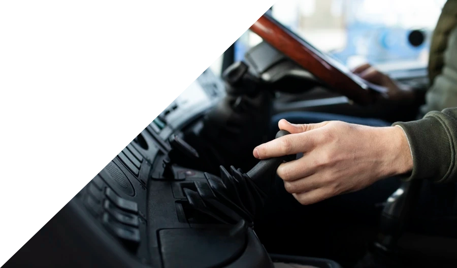 recortevolante Imagen conductor al volante de un camión